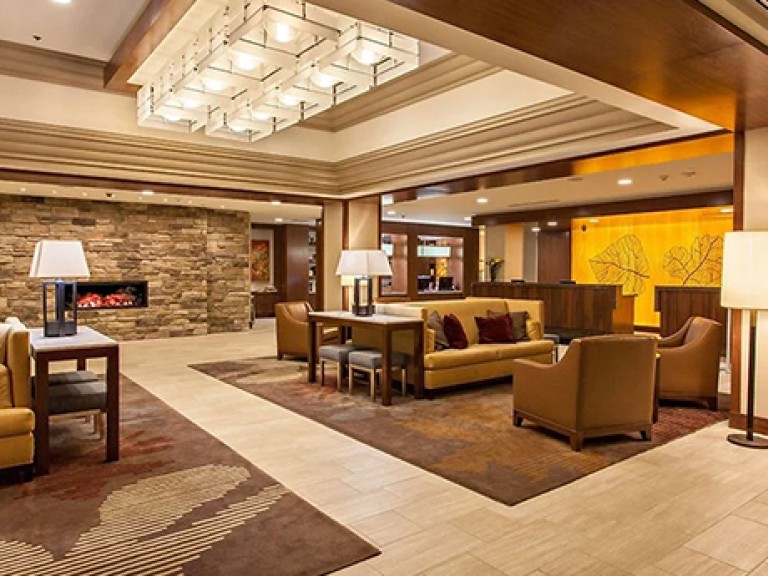 Doubletree-by-Hilton-Pittsburgh-GreenTree