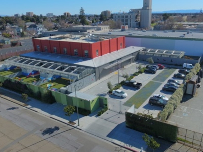 $4.05MM - Industrial property - Oakland, California